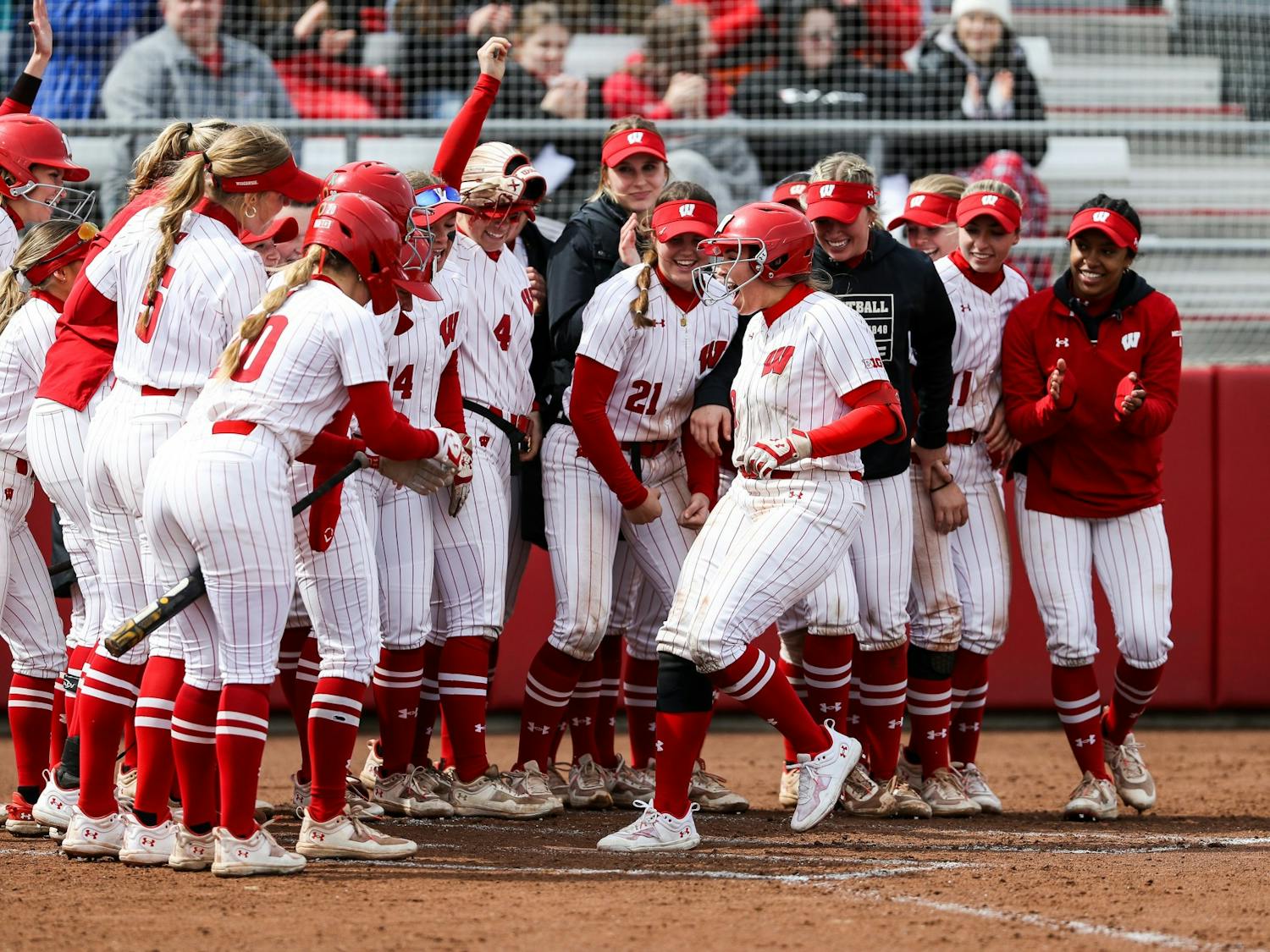Softball vs Illinois TW 1141.jpg