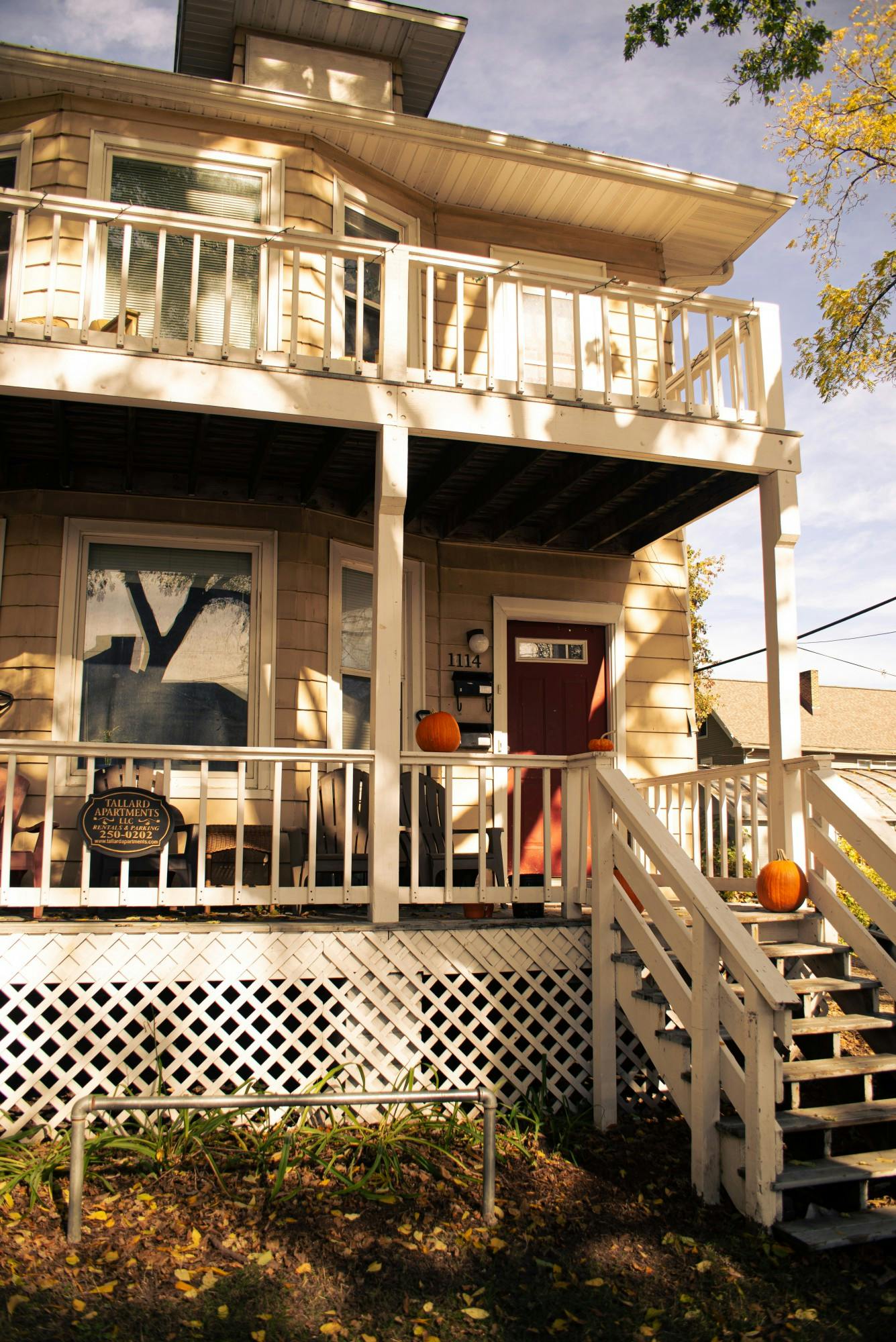 FallHouse1.jpg