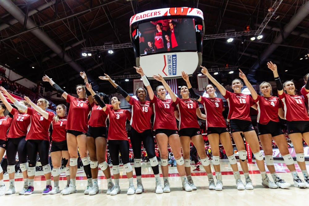 UW Athletics responds to volleyball video, photo leak - The Daily Cardinal