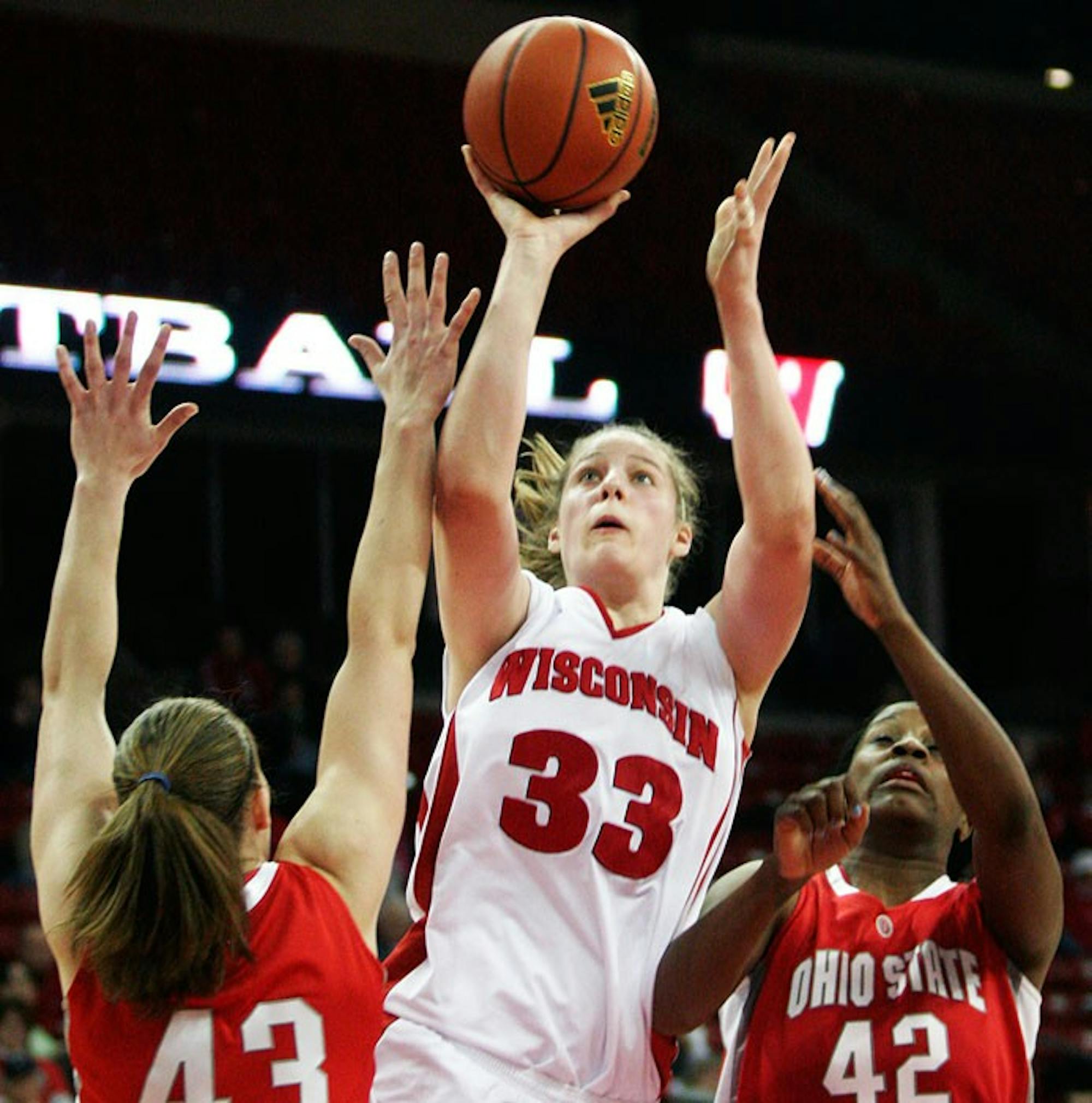 Badgers play Buckeyes tight but come up short