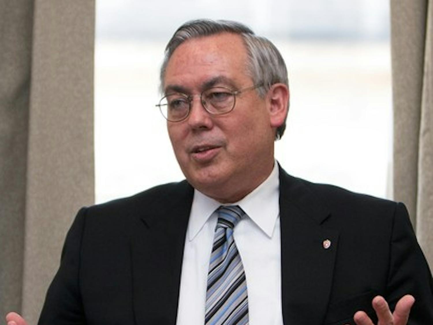 Internal chancellor finalist meets with public