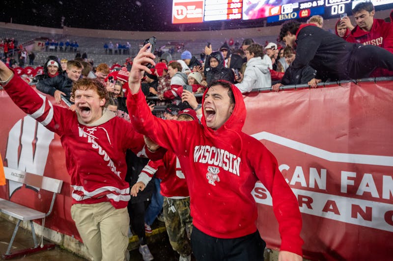 Students react to proposed bill legalizing online sports betting