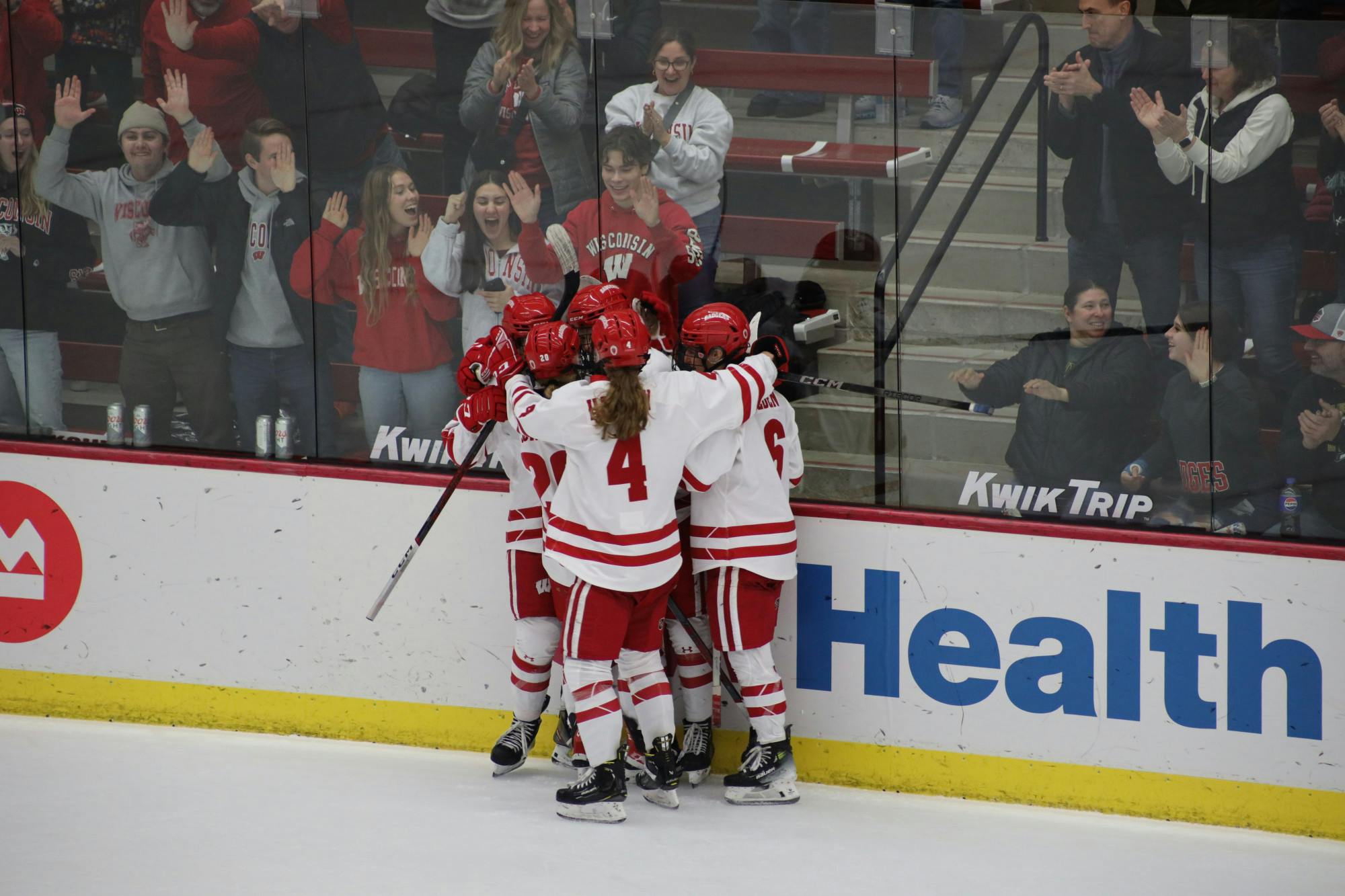 Wisconsin Women S Hockey Begins 2024 With A Bang Against Merrimack   0a4f533e Bae9 4b70 853c C97e6d9244e4.sized 1000x1000.JPG