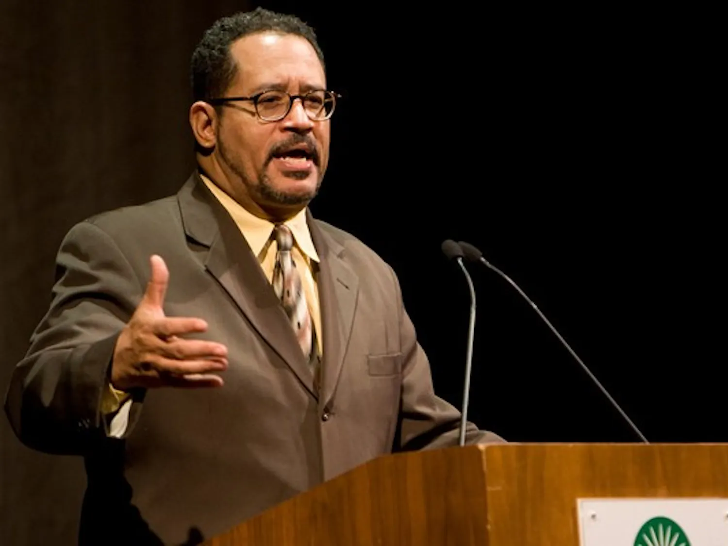 'Hip-hop intellectual' offers insight on music's influence