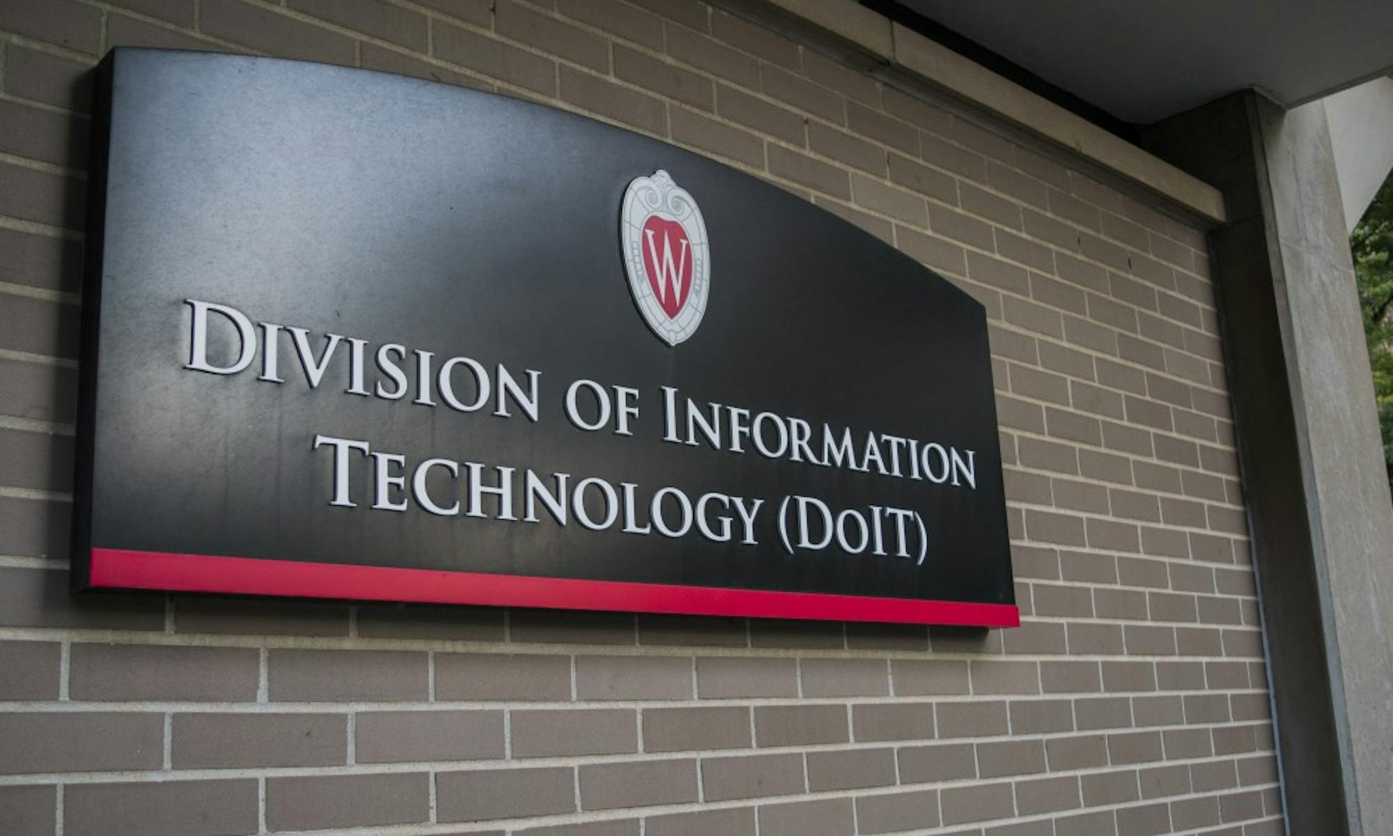 The connectivity problem that is leaving countless UWNet users without access to the Internet is likely a software coding issue, according to DoIt officials.