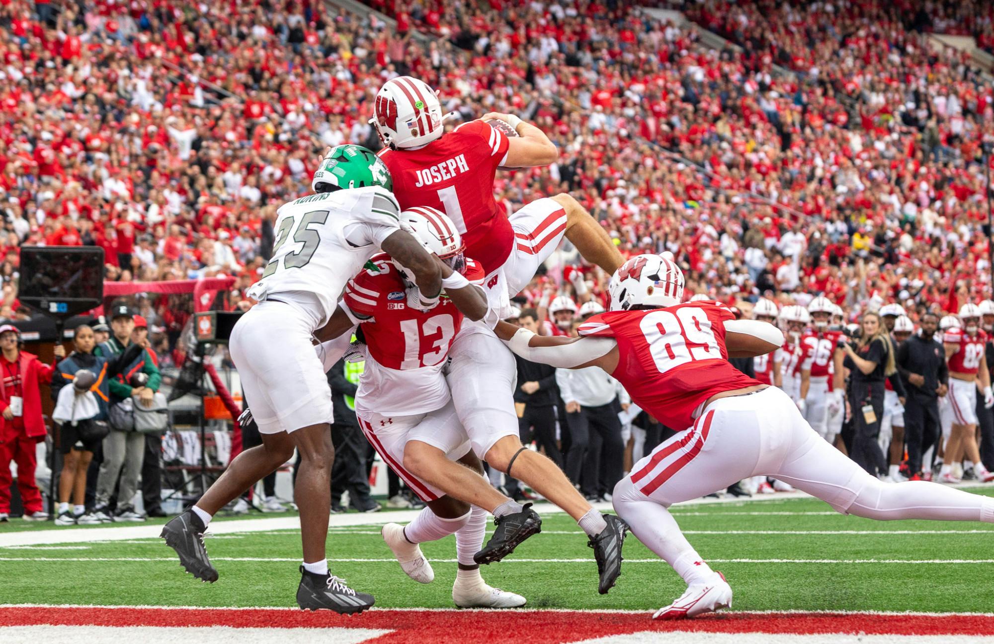 PHOTOS: Wisconsin steamrolls Eastern Michigan 54-10