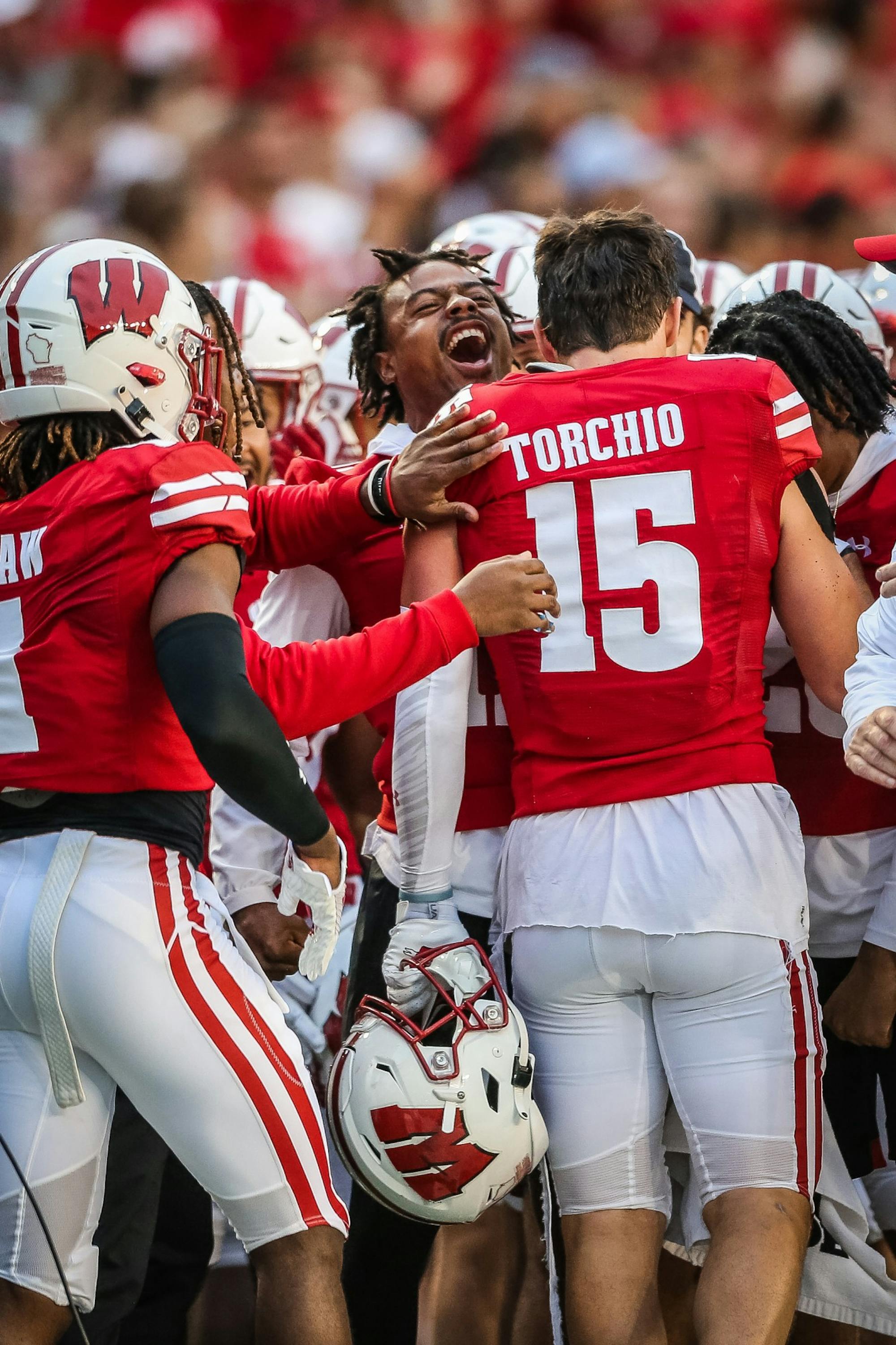 Wisconsin_Versus_IllinoisState_Football002.JPG