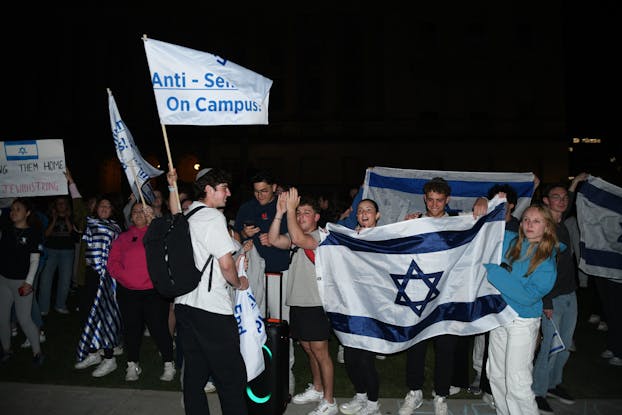 Israel Flag Counter Protestors-1.jpg