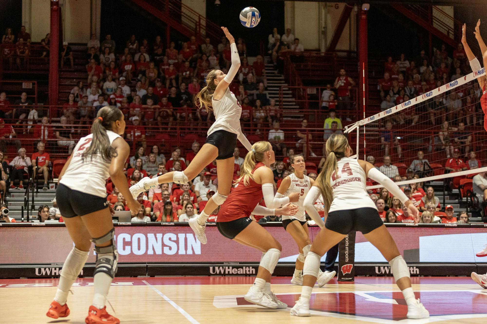 (08_08_2026)_KIM_UW_VOLLEYBALL_ALUMNI_MATCH_2026 (21 of 36).jpg