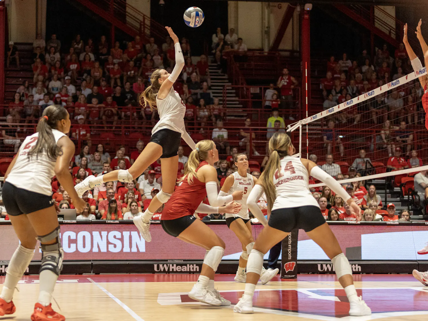 (08_08_2026)_KIM_UW_VOLLEYBALL_ALUMNI_MATCH_2026 (21 of 36).jpg