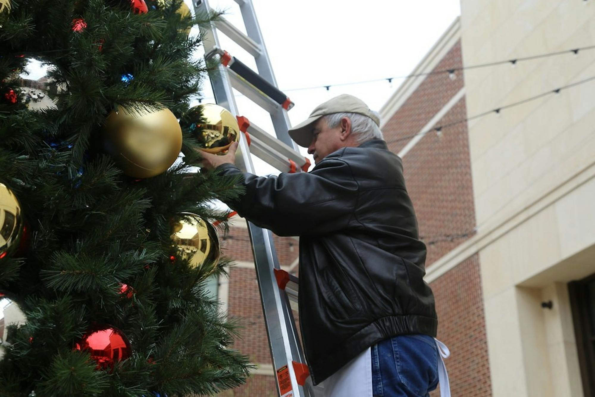 Holiday-Decorations.jpg