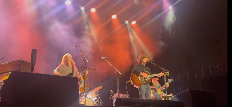 Lukas Nelson serenades audience with Americana during performance