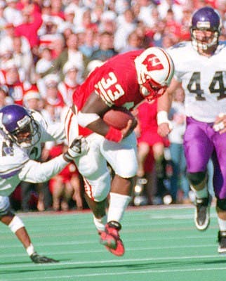 UW honors Great Dayne