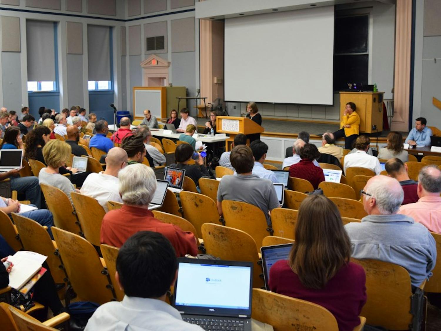 Re-upped budget provision could require UW professors to report teaching hours