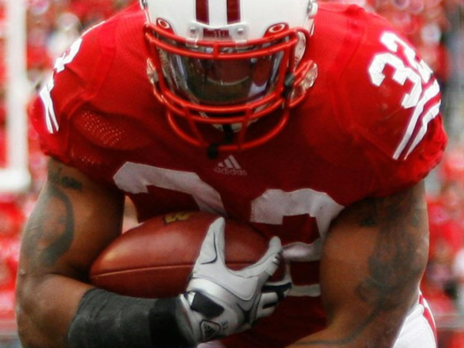 No trouble in paradise: Badgers roll over Hawaii