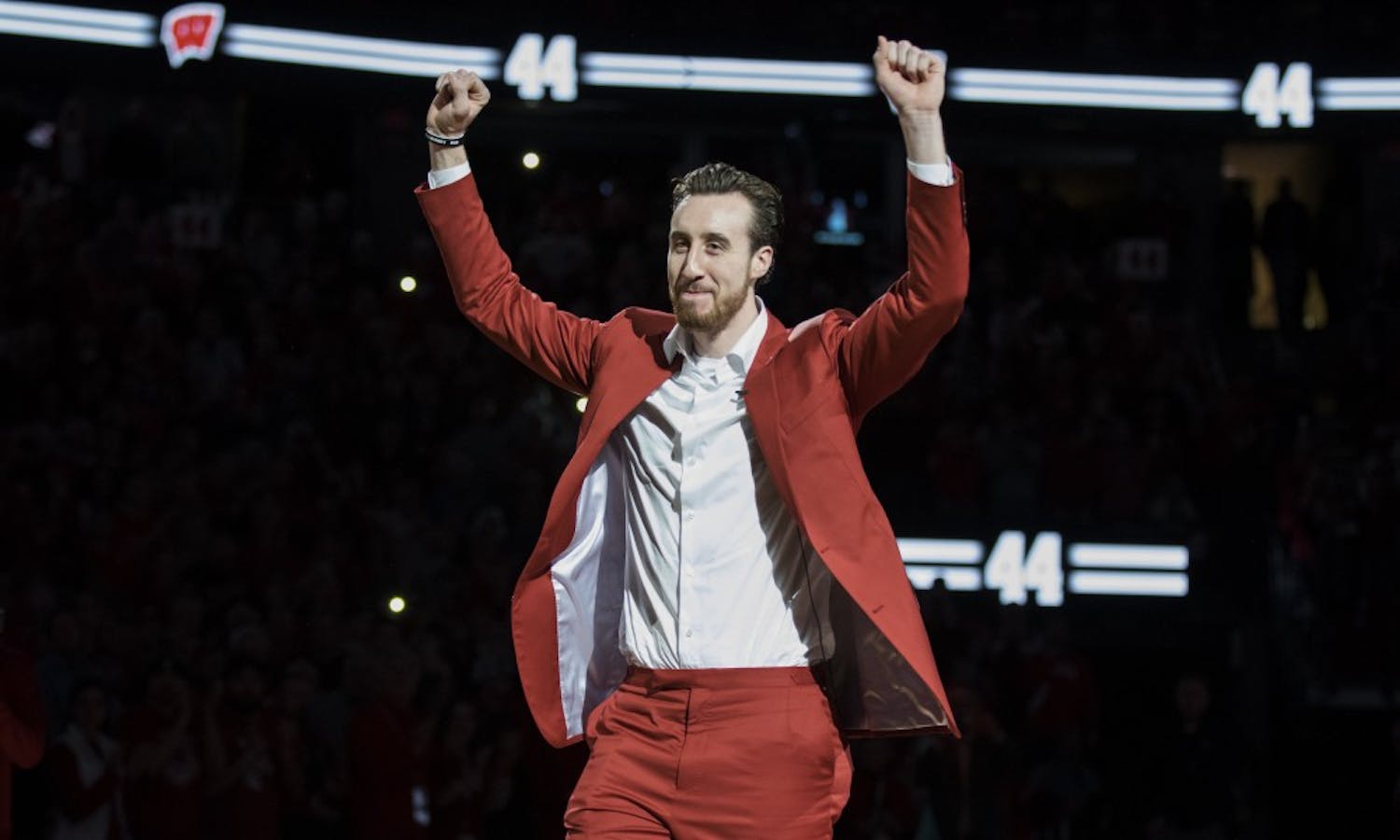 Forty-Forever: Kaminsky's number raised to the rafters in emotional tribute