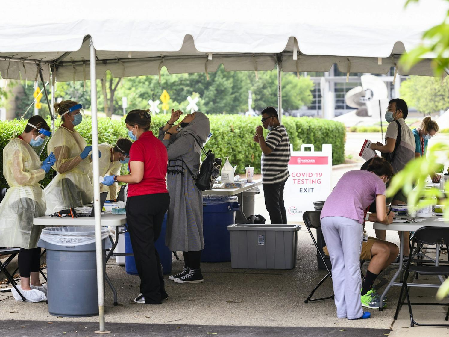 COVID-19_campus_test20_8406