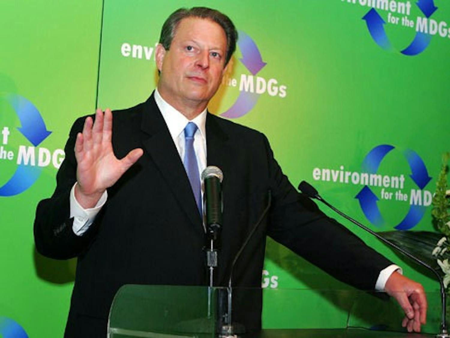 UW faculty contribute to Gore's, UN's Peace Prize