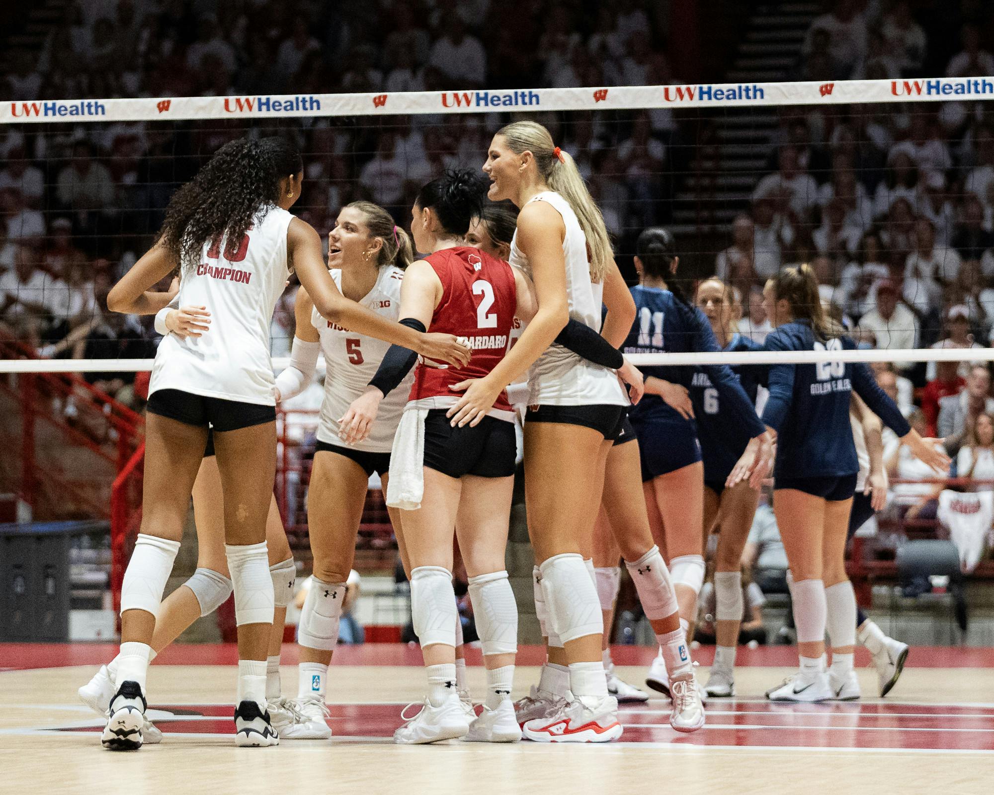 26_09_17-Kim_-Marquette-Wisc-Volleyball-14.jpg