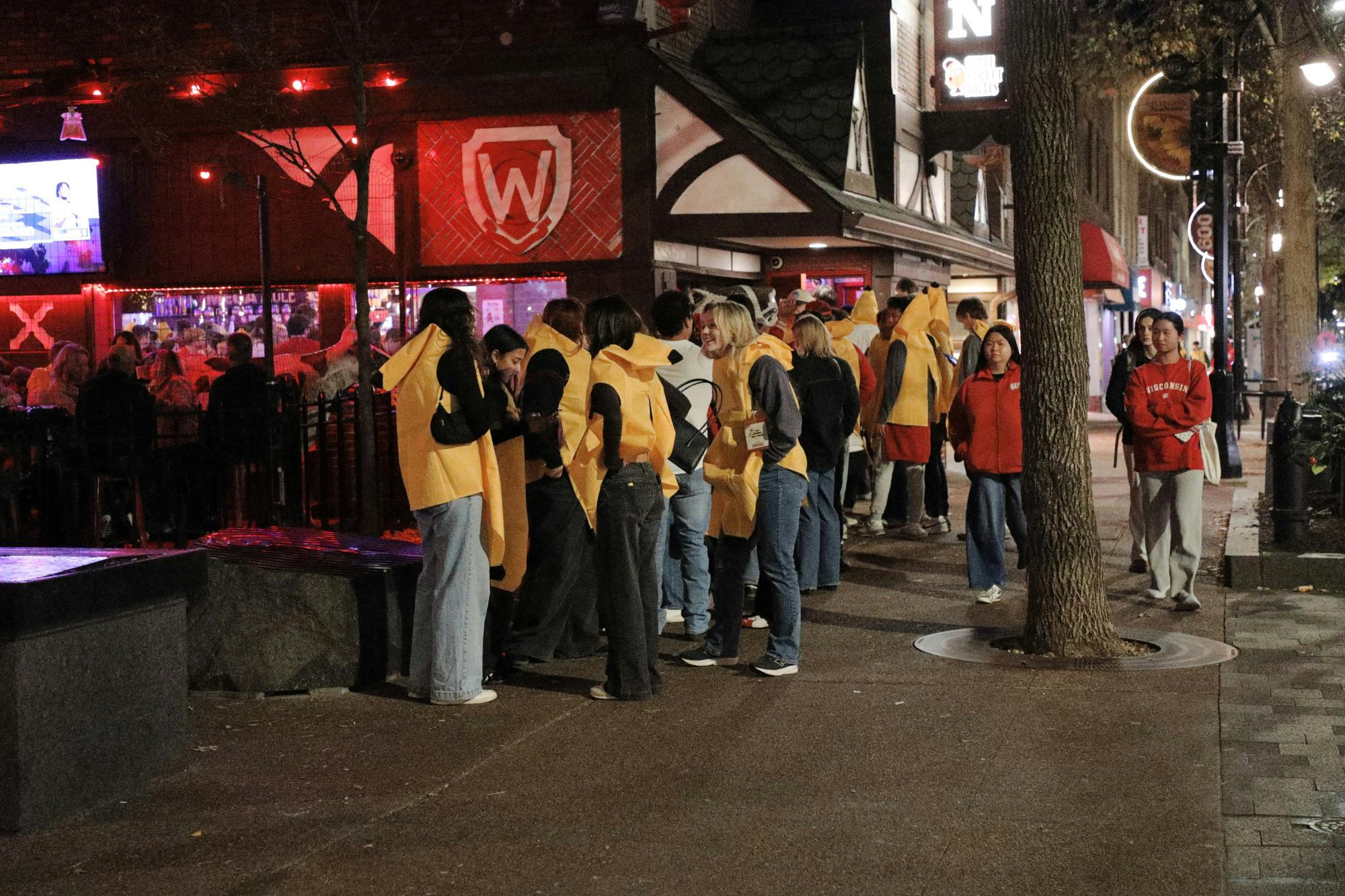 Banana bar crawl brings over 2,000 banana-suited residents to Madison’s ...