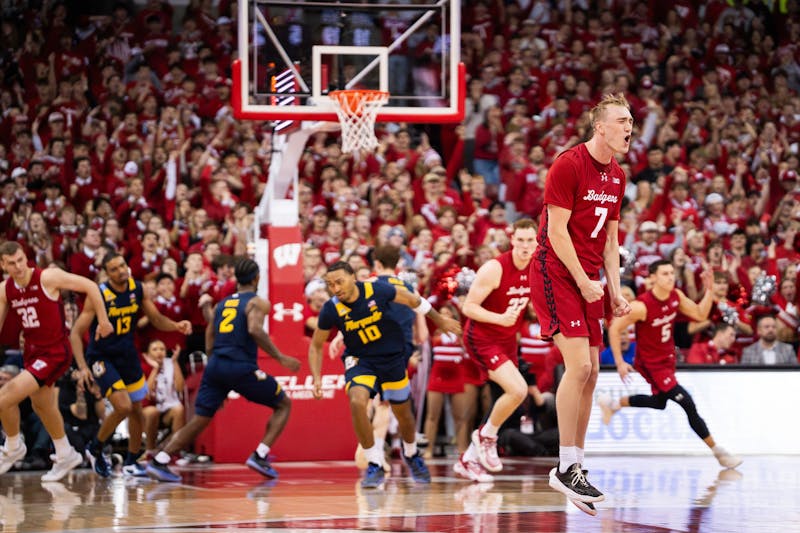 Wisconsin silences trap game concerns, easily defeating Penn State 98-71