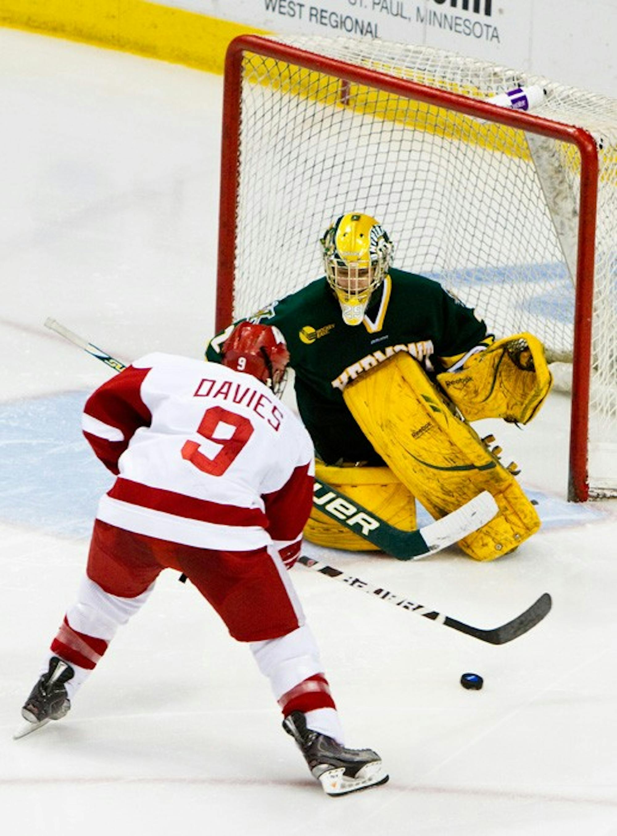 Unfamiliar opponents await UW at Frozen Four