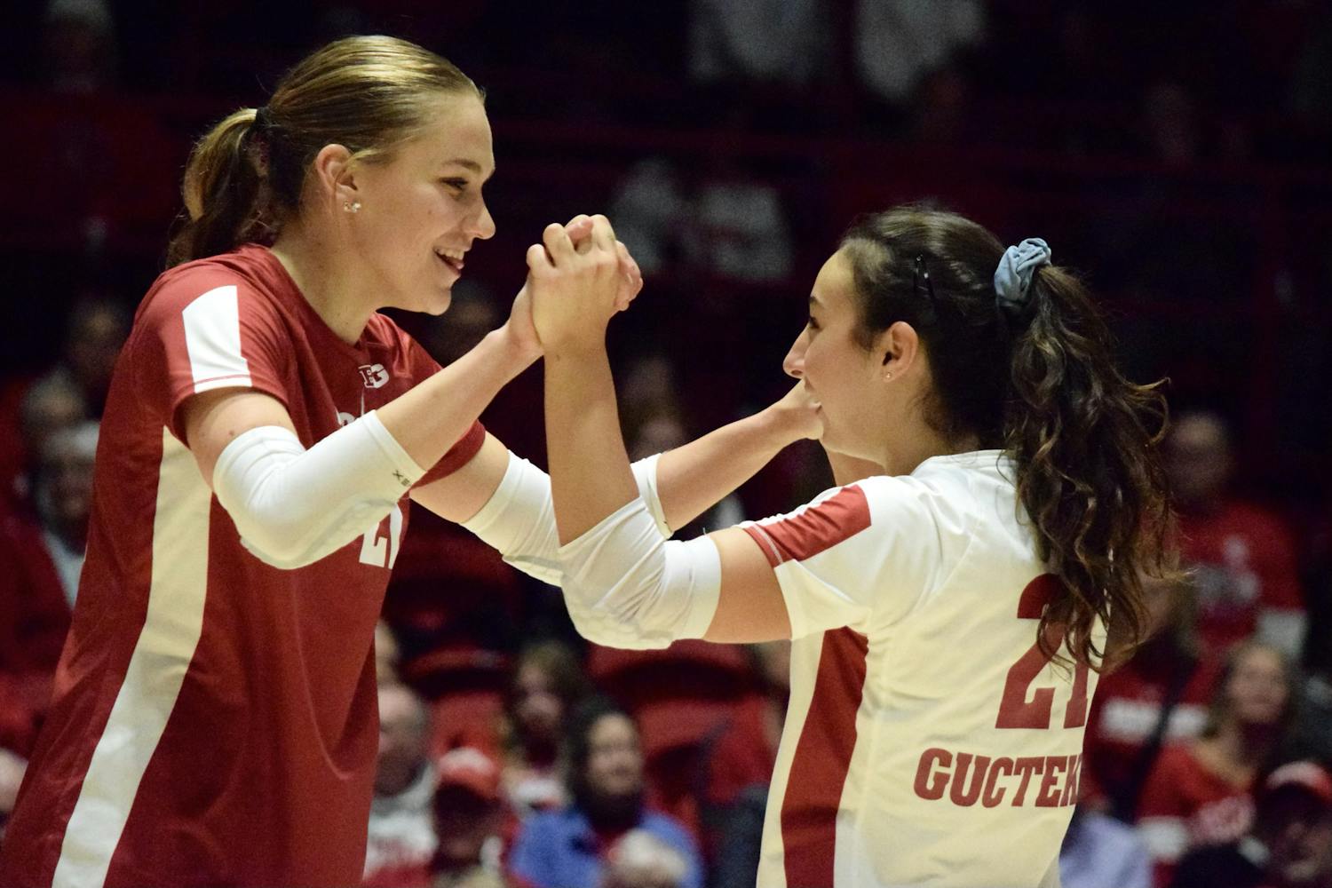 PHOTOS: Golden Gophers are too hallo-weak for Badger Volleyball’s scary sweeps 
