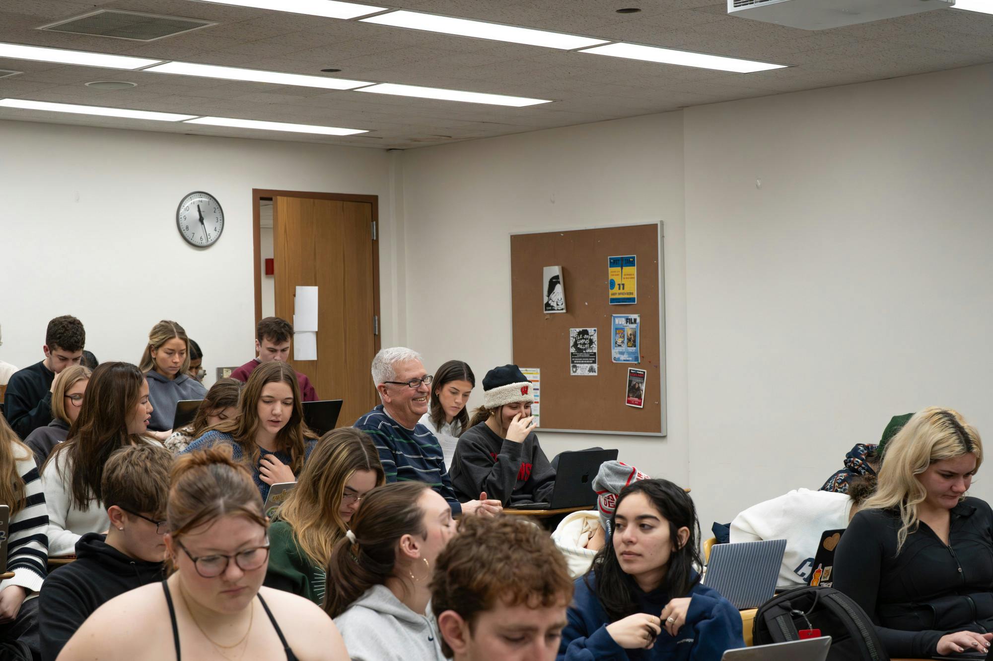 UW senior auditors program fosters lifelong learning, connections