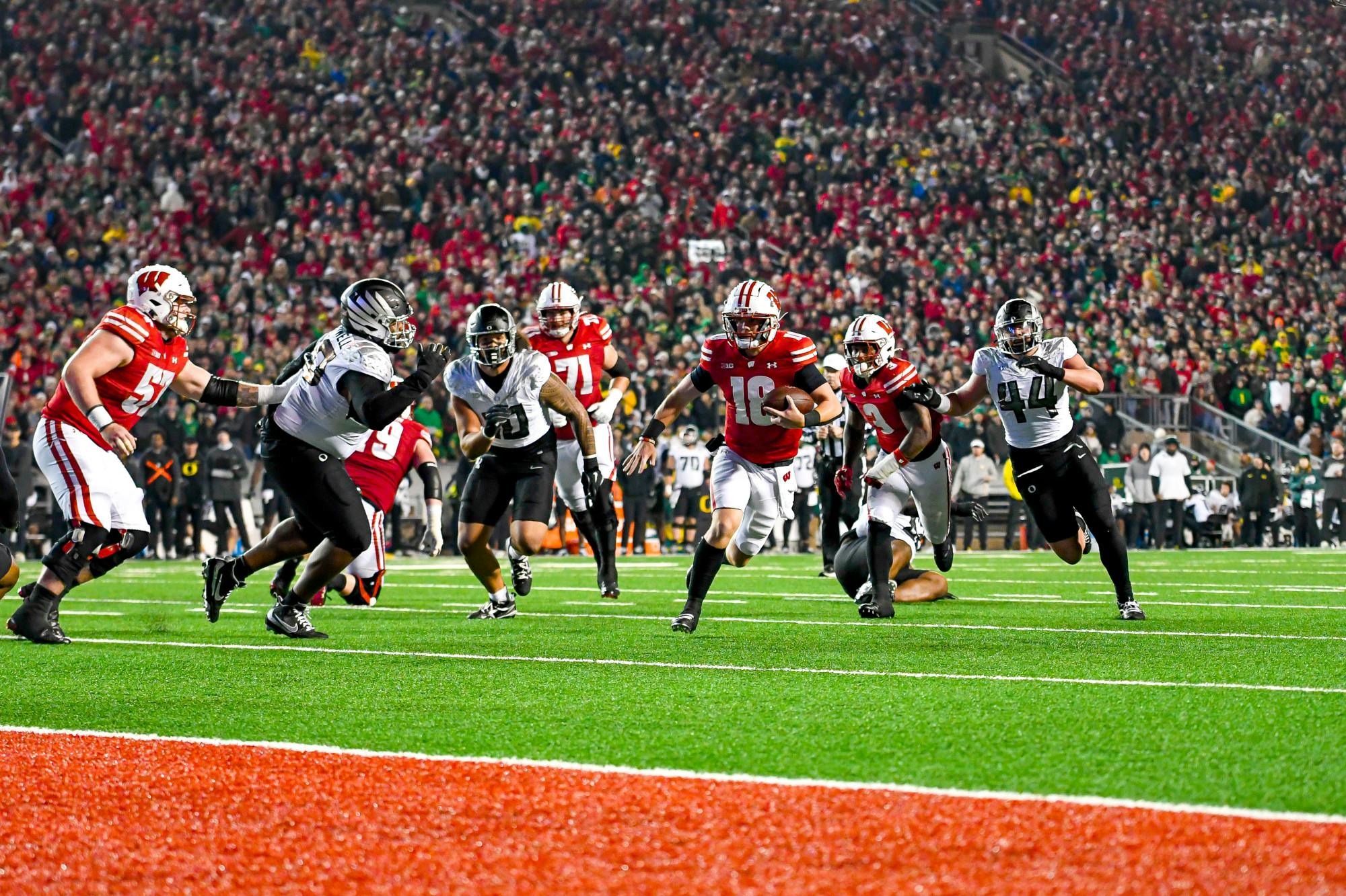 Wisconsin Football vs Oregon962.jpg