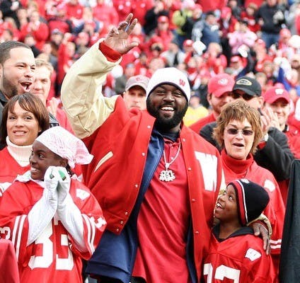 Fans to meet former Badger Ron Dayne at bookstore event