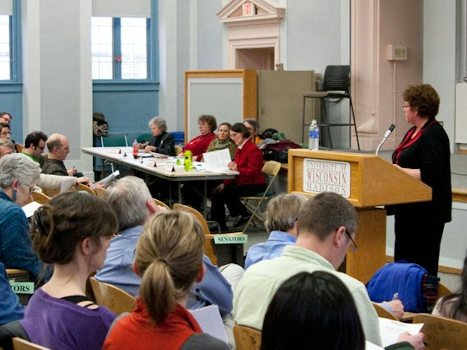 Martin addresses New Badger Partnership at Faculty Senate