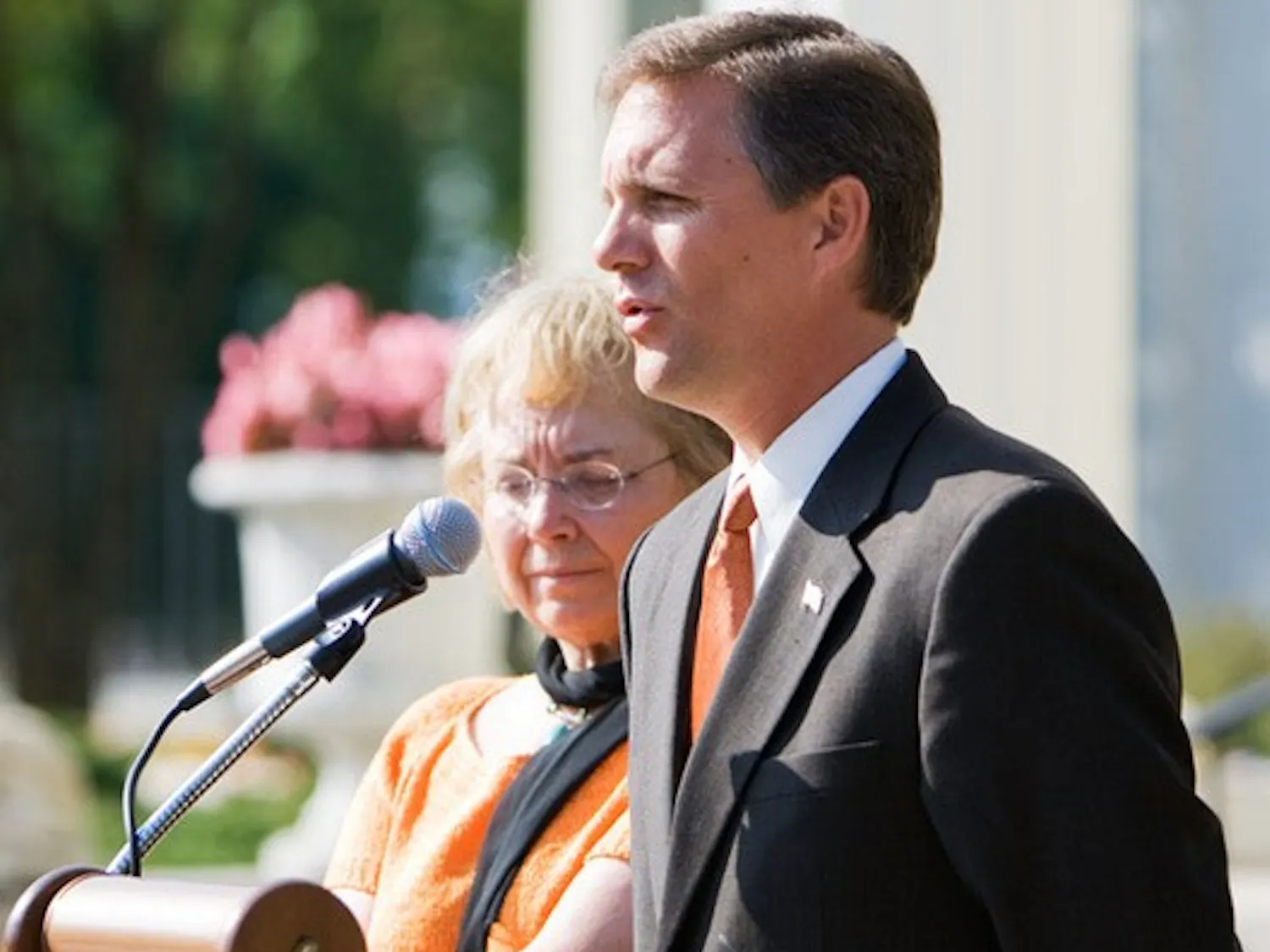 Top Republican says budget solution near