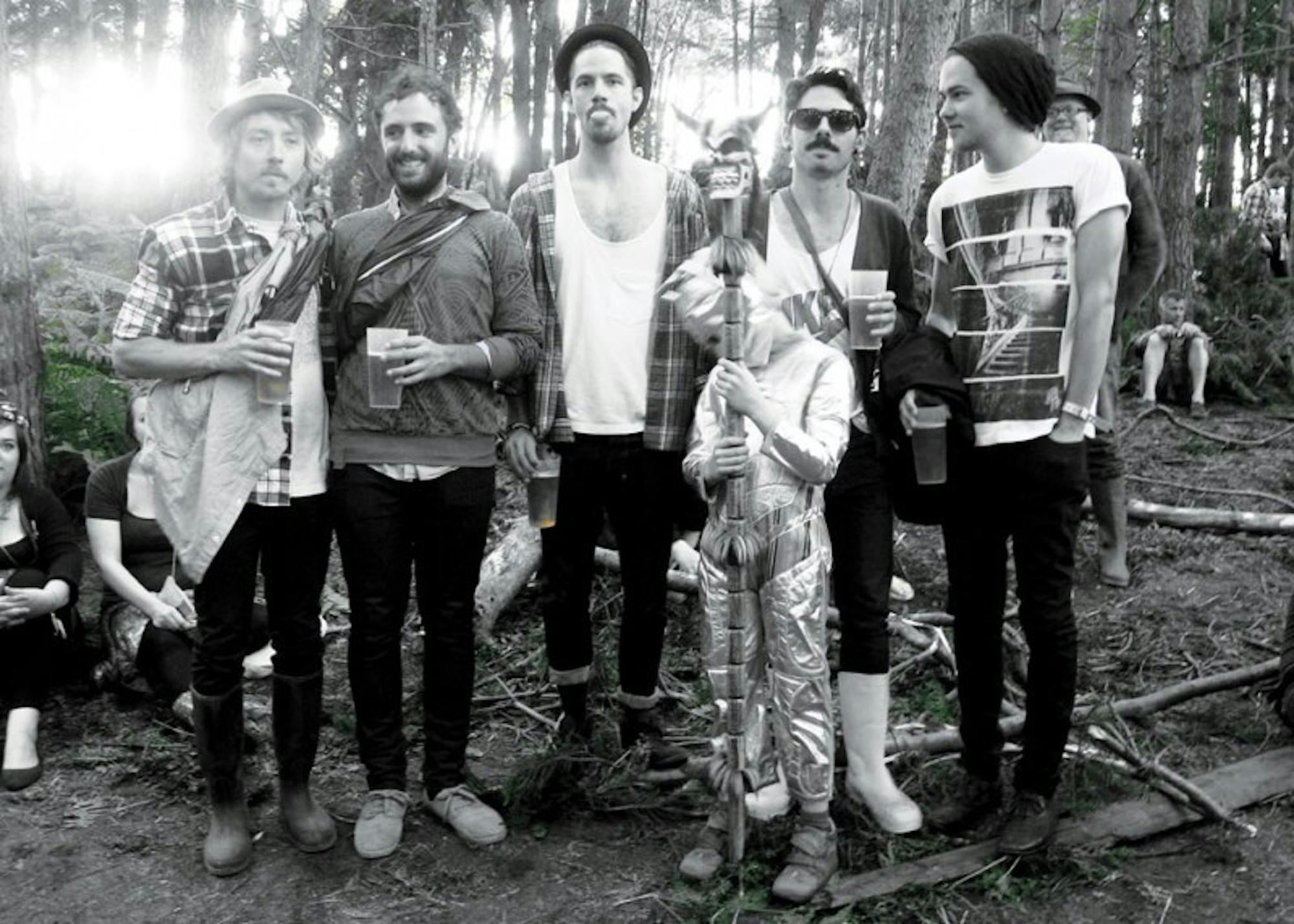 Natives go bananas on Gorilla