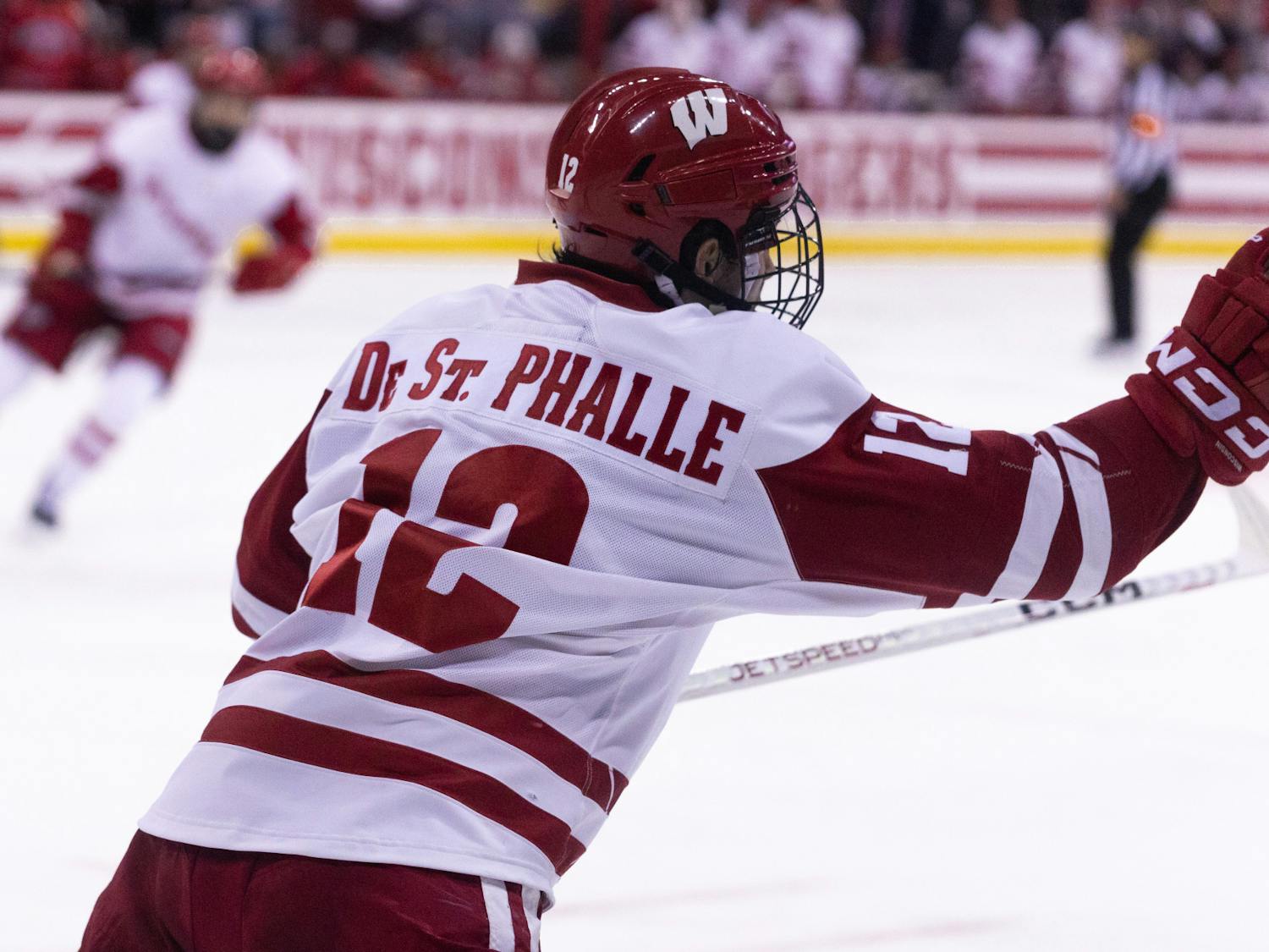 PHOTOS: Bucky is the only Buck-eye know after Wisconsin Men's Hockey's 6-1 win against Ohio State