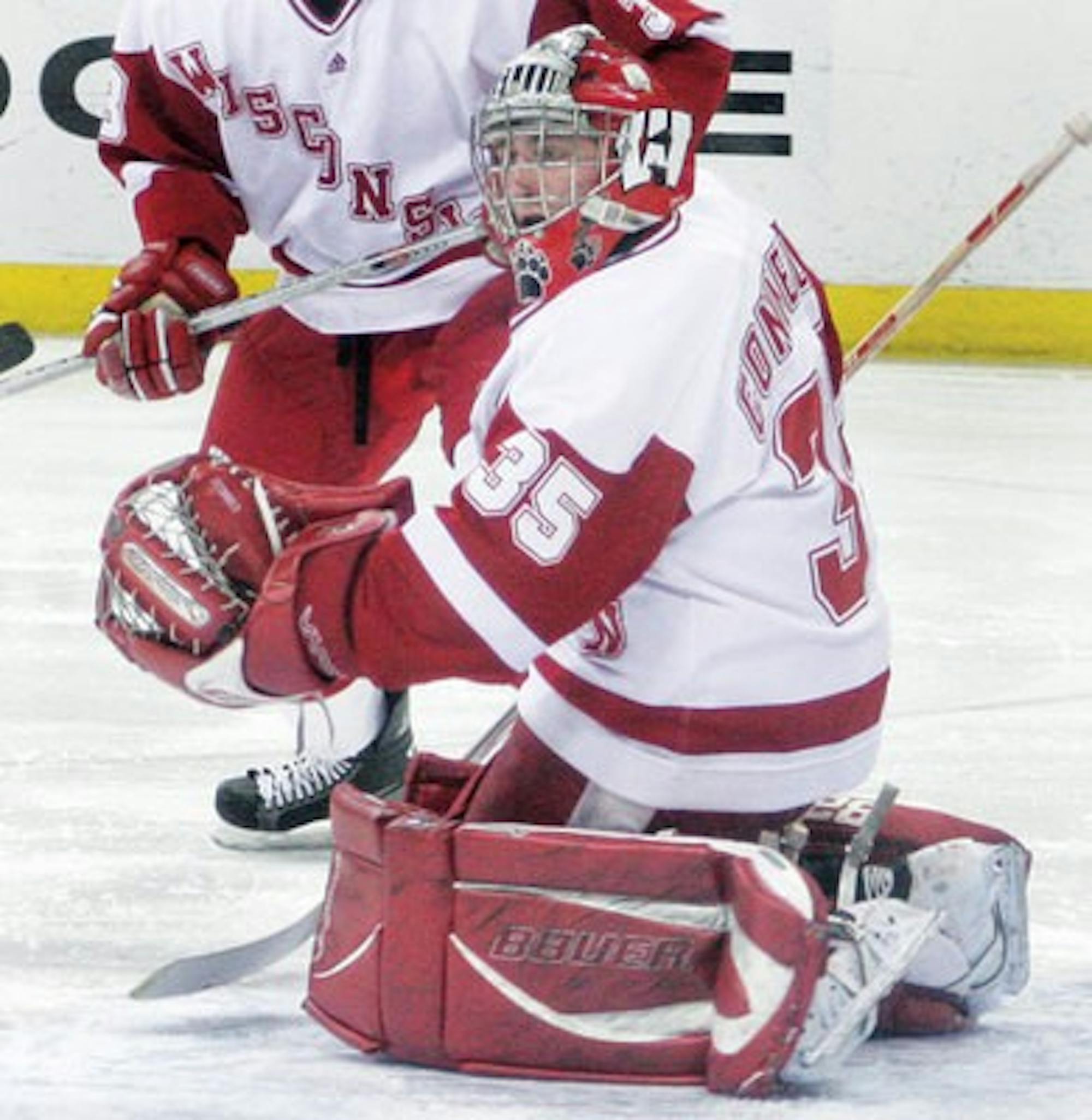 UW's Connelly earns shutout against St. Cloud State