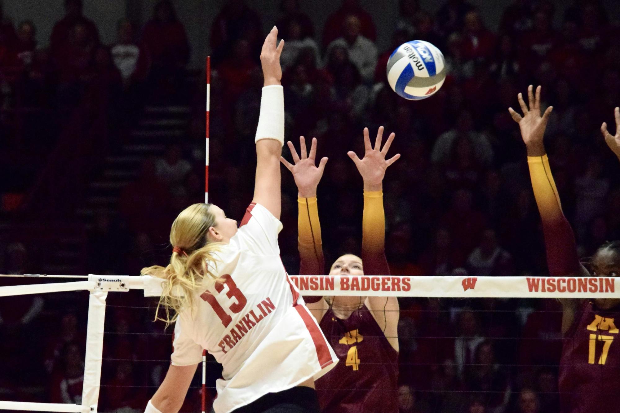 Wisconsin Volleyball vs Minnesota