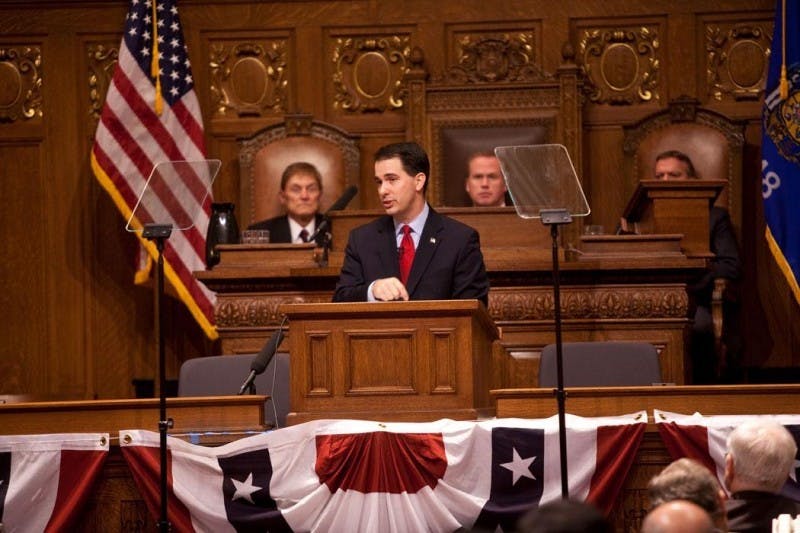 Walker pledges reduced deficit in State of the State address