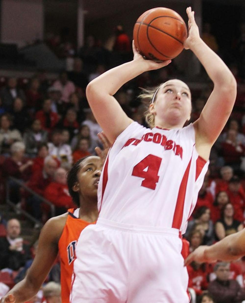 Steinbauer shines as Badgers keep improving in win over Ilini
