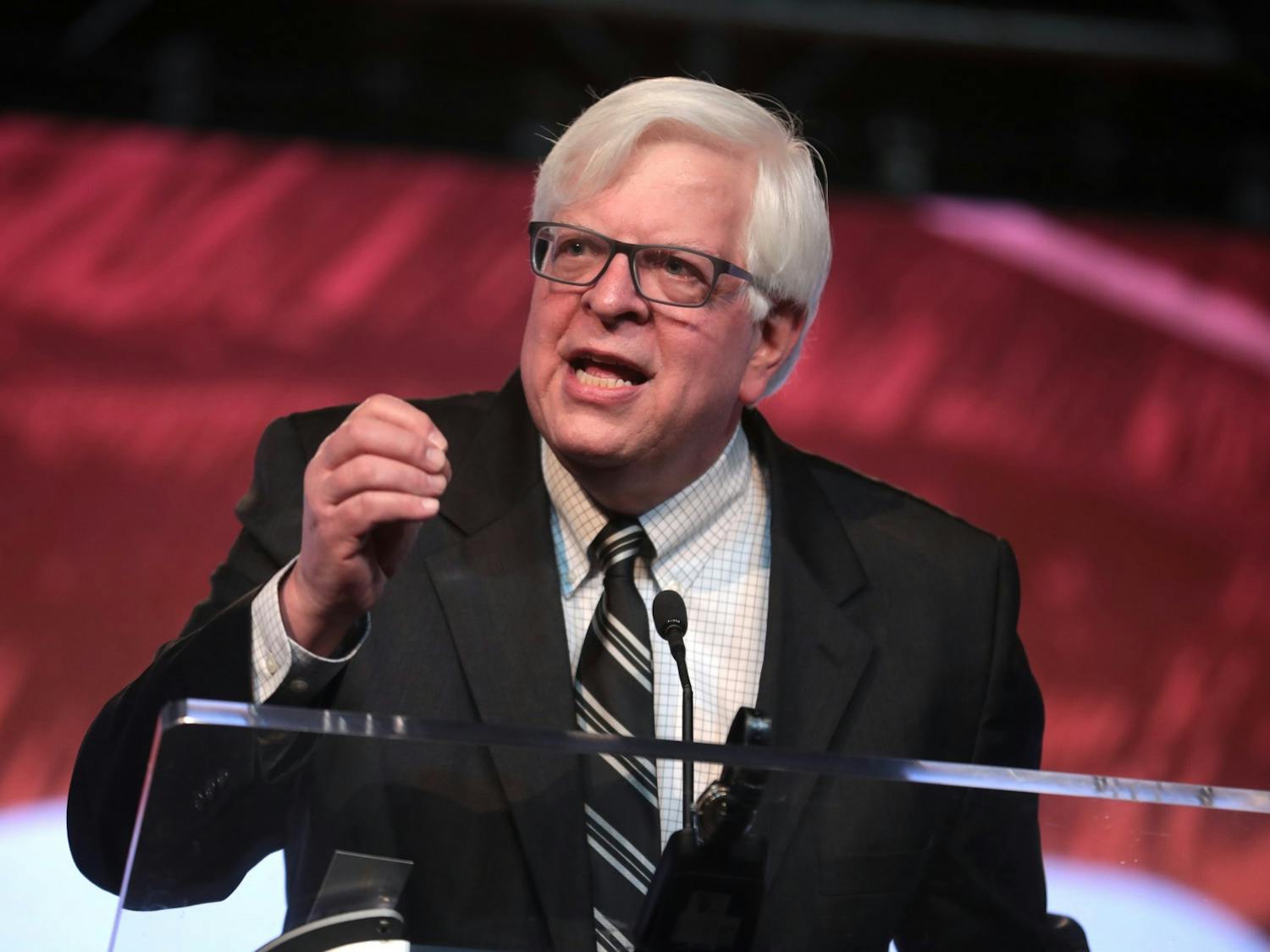 Dennis Prager gives a speech at a convention