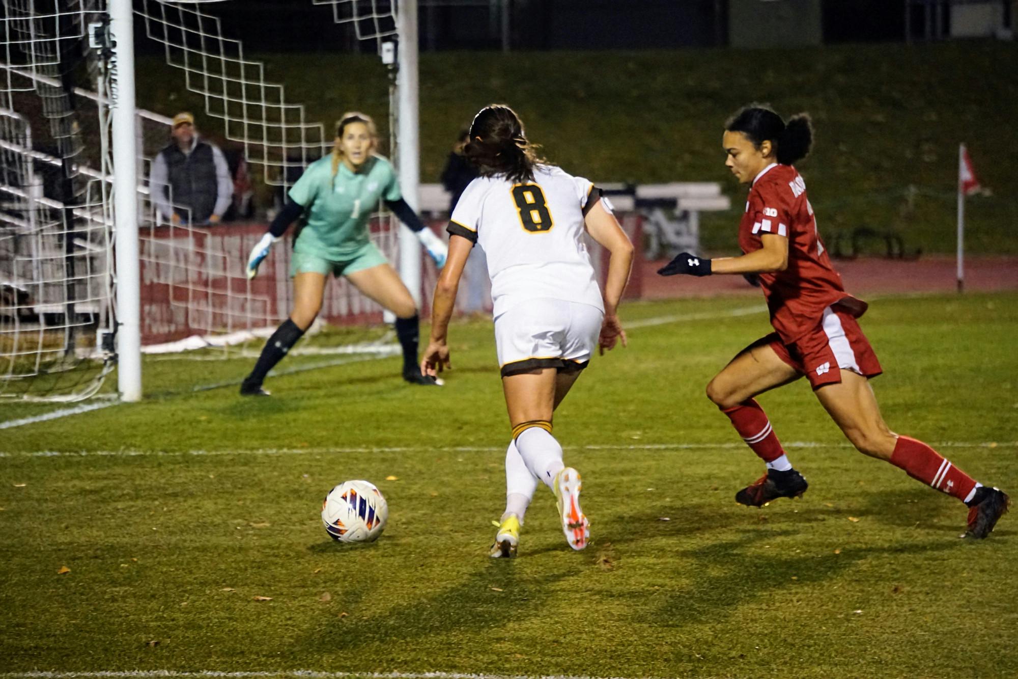 25-11-14_Yedlapalli_Wisc-wsoccer-37.JPG