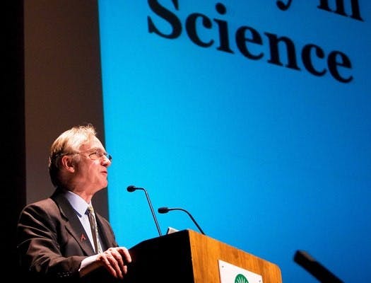 Oxford biologist touts evidence behind beliefs