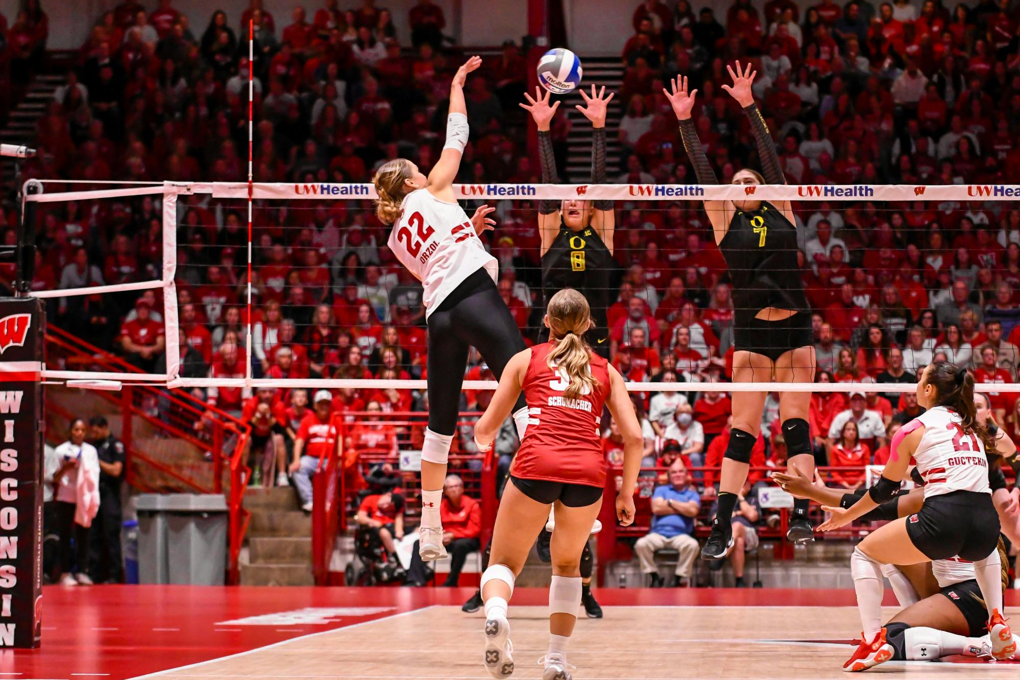 Wisconsin Volleyball vs Oregon57.jpg