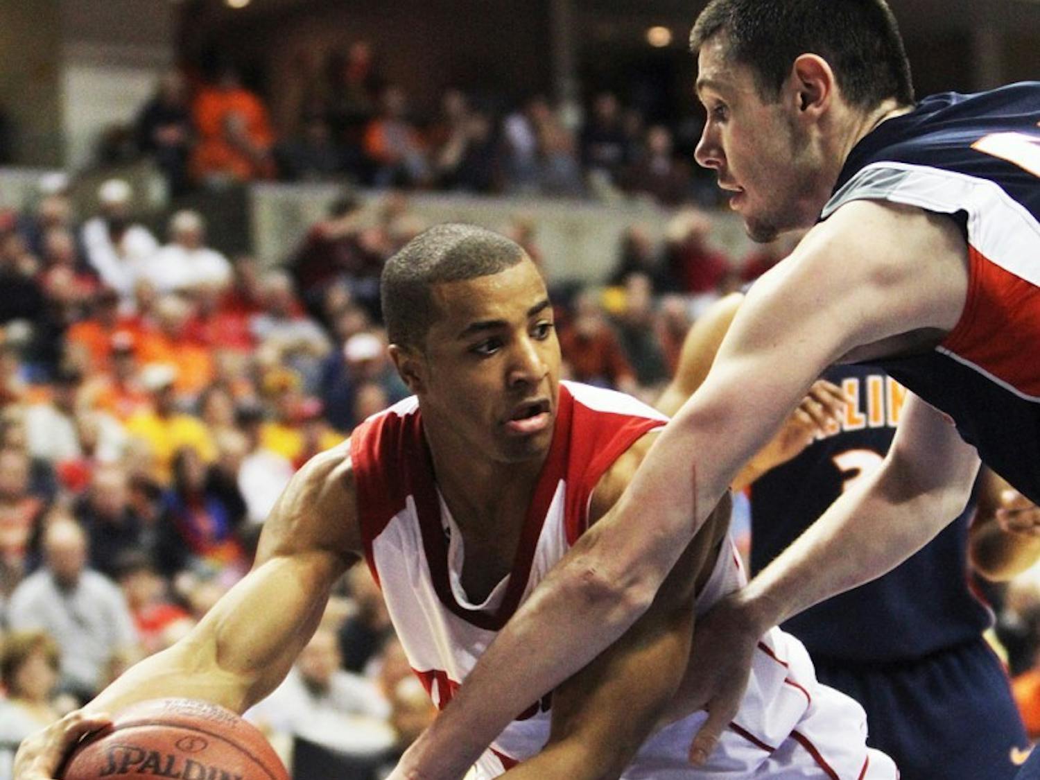 Too little, too late: Furious rally comes up short against Illini