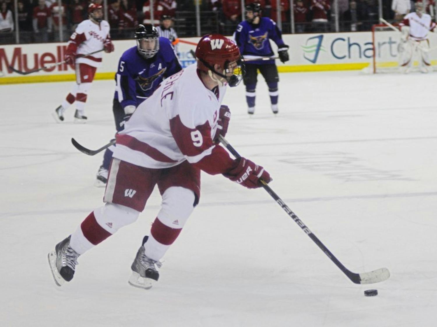 Men's hockey looking to get back on track against Minnesota