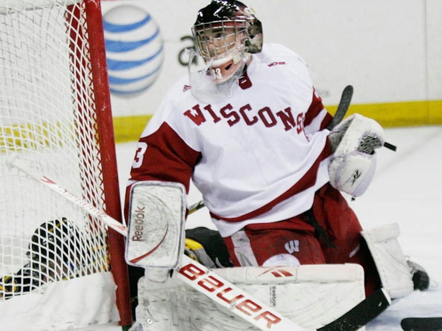 With stage set, Wisconsin falls flat