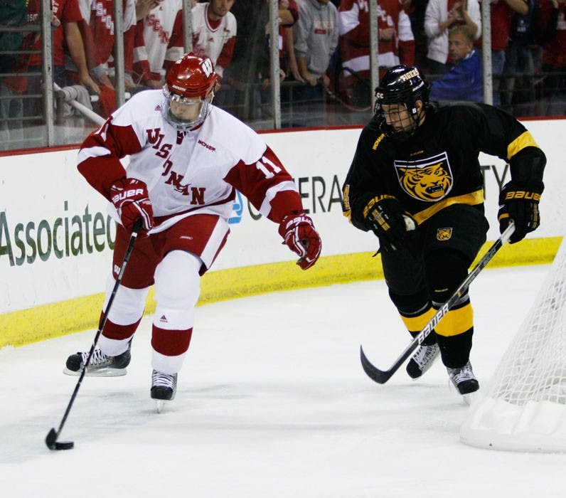 Badgers look for road win against Mavericks