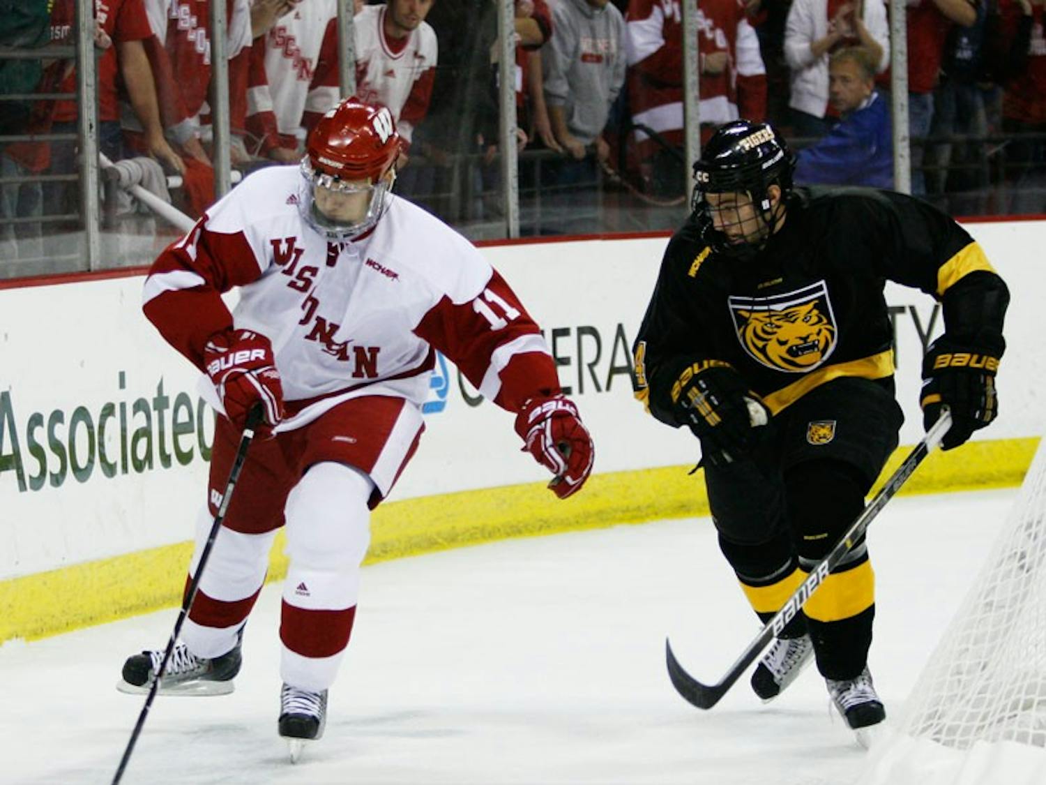 Badgers look for road win against Mavericks