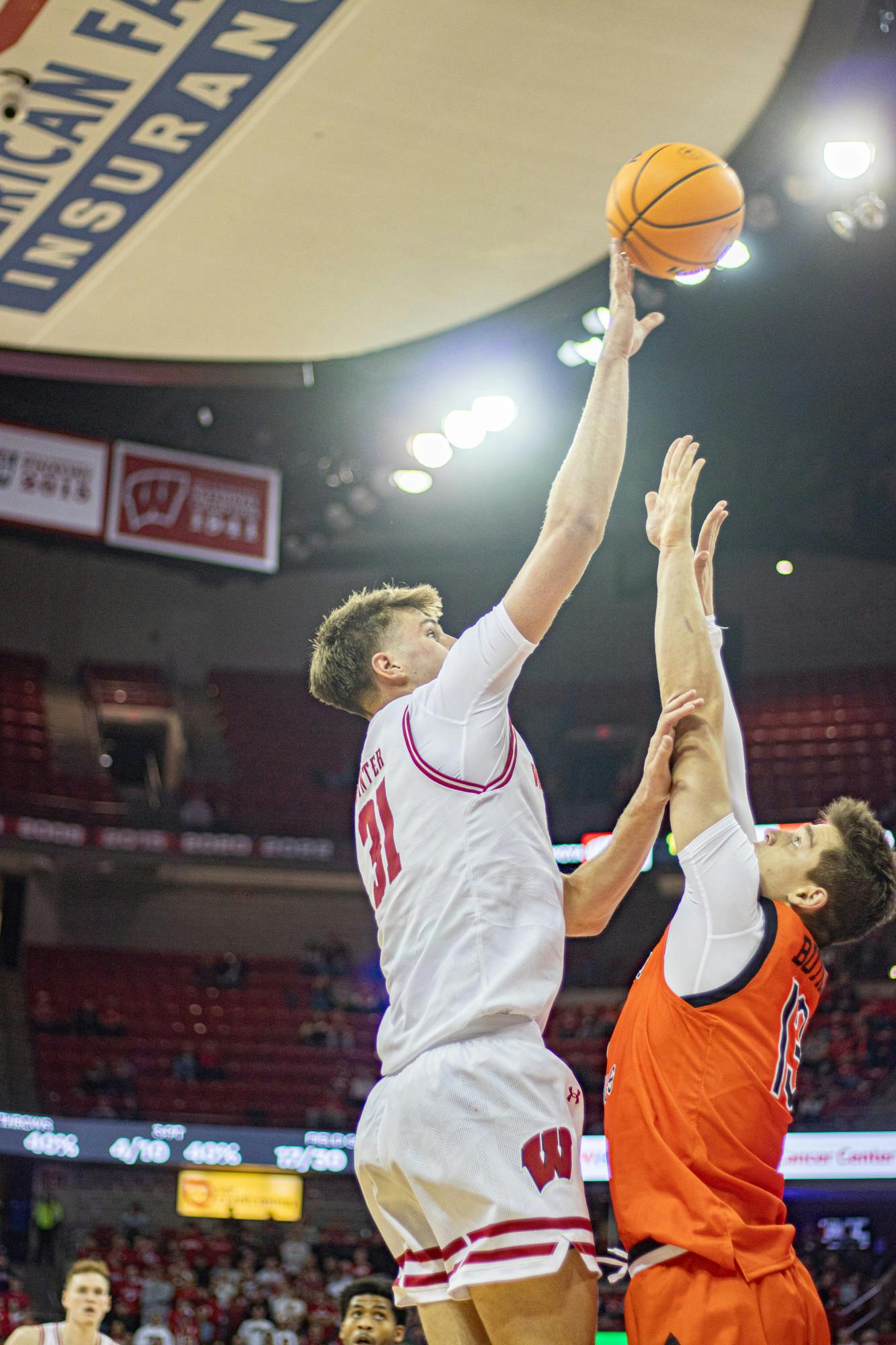 25-11-3 Dye_Mens_Basketball_B-08.jpg