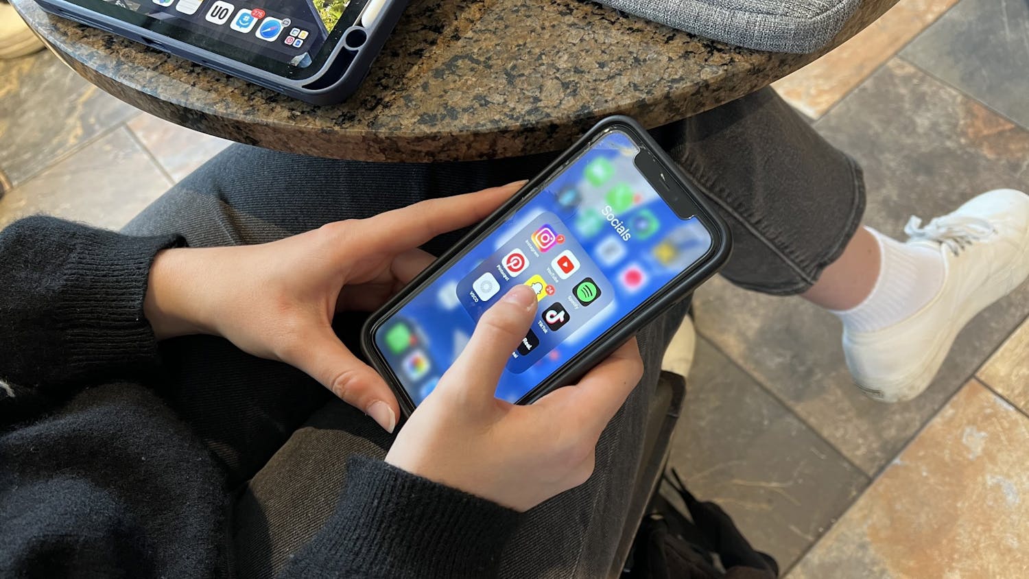 Zoe Kukla Phone Social Media.jpg