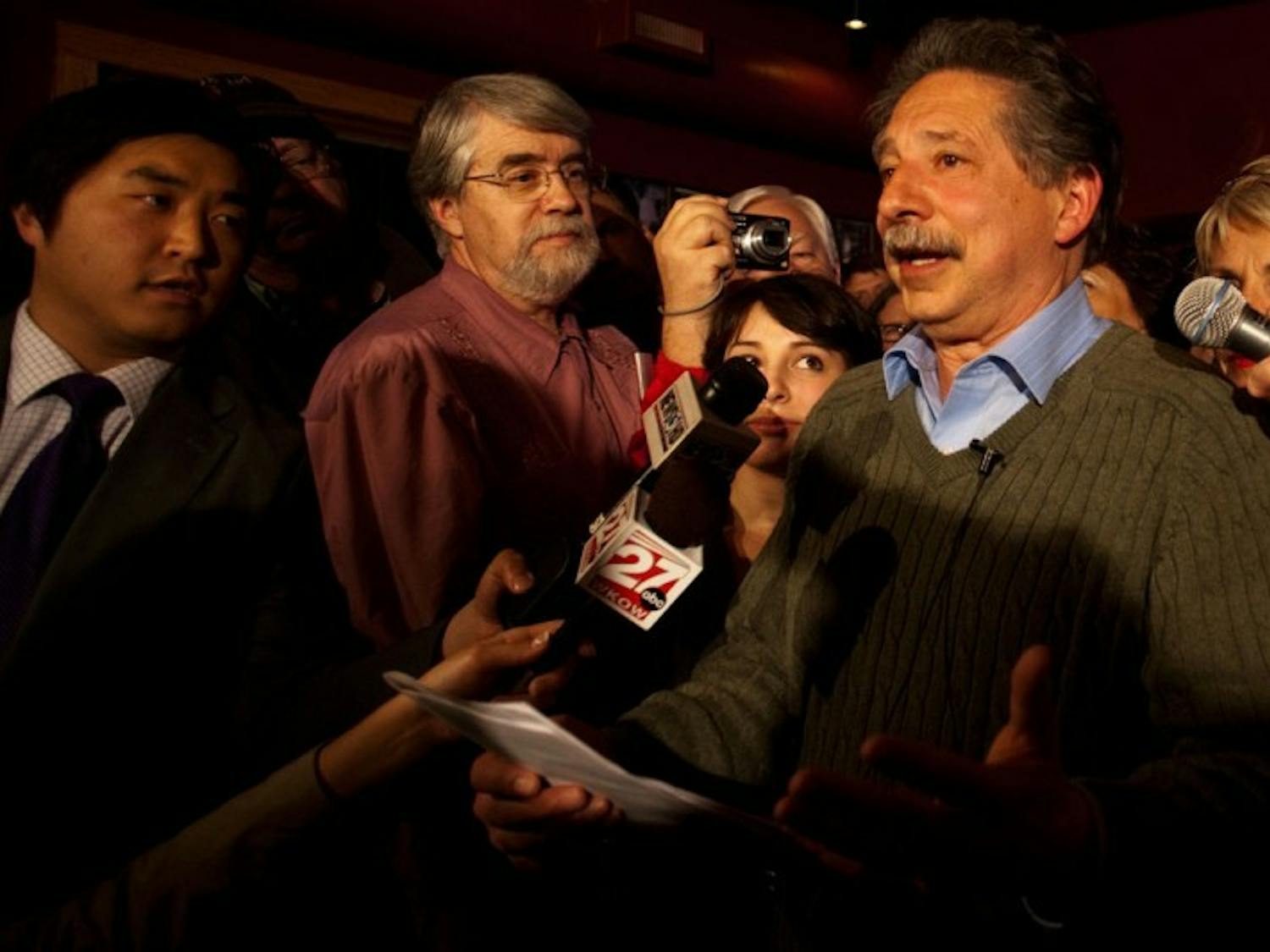 Soglin topples Mayor Dave in election upset